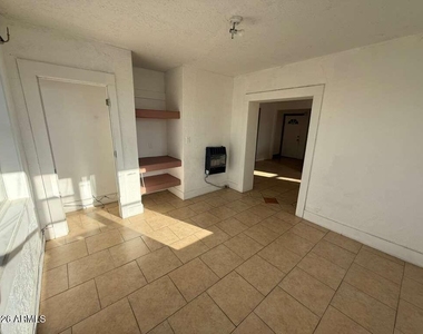 1165 E 10th Street - Photo Thumbnail 20