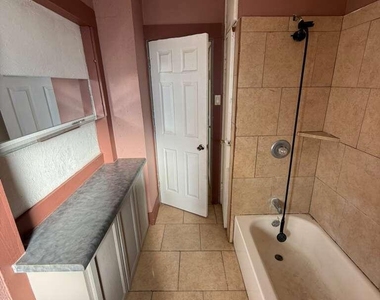 1165 E 10th Street - Photo Thumbnail 8