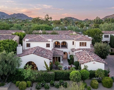 4949 E Lincoln Drive - Photo Thumbnail 2