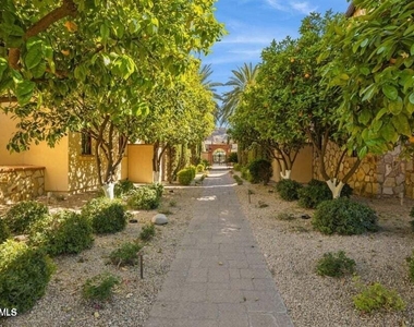 4949 E Lincoln Drive - Photo Thumbnail 31