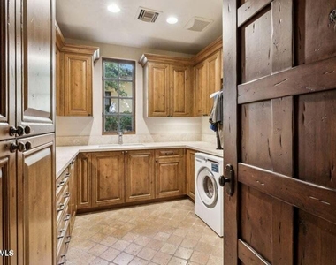 4949 E Lincoln Drive - Photo Thumbnail 6