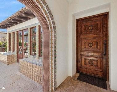 4949 E Lincoln Drive - Photo Thumbnail 5