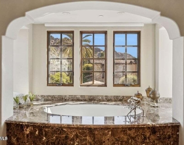 4949 E Lincoln Drive - Photo Thumbnail 21