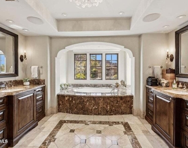 4949 E Lincoln Drive - Photo Thumbnail 20