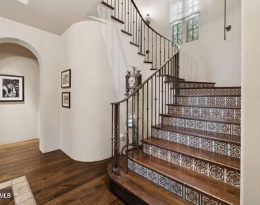 4949 E Lincoln Drive - Photo Thumbnail 8