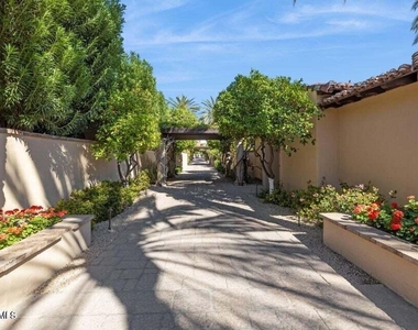 4949 E Lincoln Drive - Photo Thumbnail 29