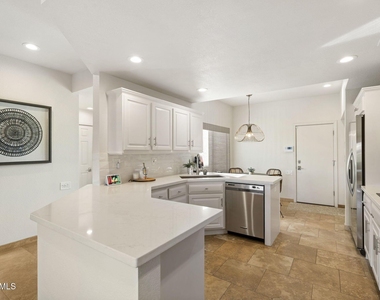 7272 E Gainey Ranch Road - Photo Thumbnail 7
