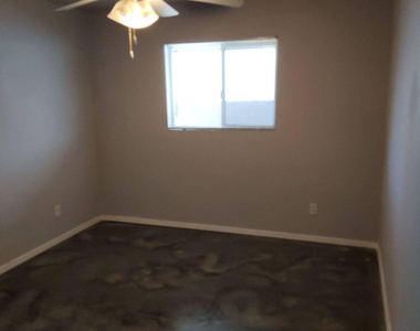 3427 N 12th Place - Photo Thumbnail 9