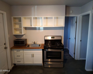 3427 N 12th Place - Photo Thumbnail 2