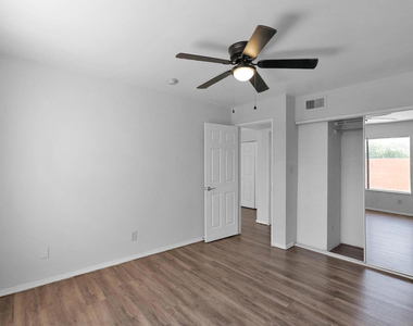 3600 N Hayden Road - Photo Thumbnail 17