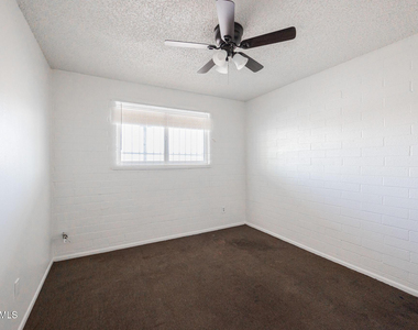 1915 N 26th Place - Photo Thumbnail 12