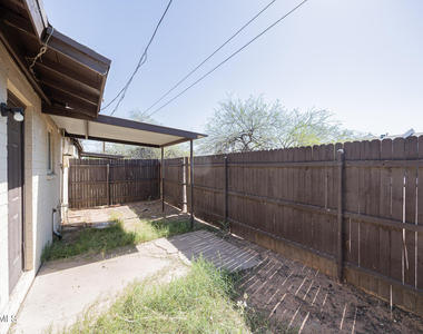 1915 N 26th Place - Photo Thumbnail 18
