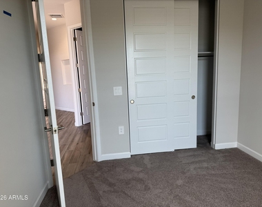 10212 W Alex Avenue - Photo Thumbnail 7