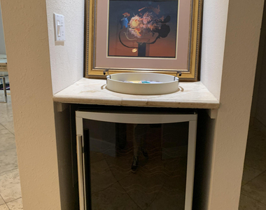 5132 N 31st Way - Photo Thumbnail 5