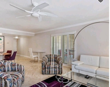 5132 N 31st Way - Photo Thumbnail 8