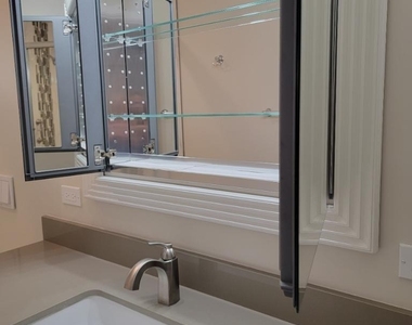 4242 N 31st Place - Photo Thumbnail 10