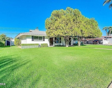 4242 N 31st Place - Photo Thumbnail 1