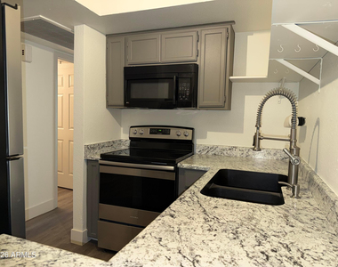 17 E Ruth Avenue - Photo Thumbnail 3