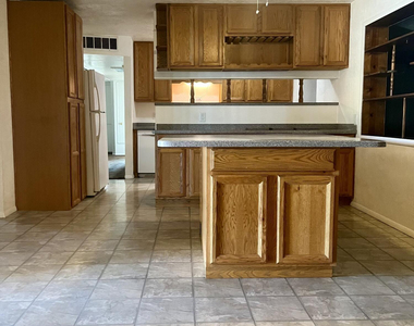2315 W Butler Drive - Photo Thumbnail 2