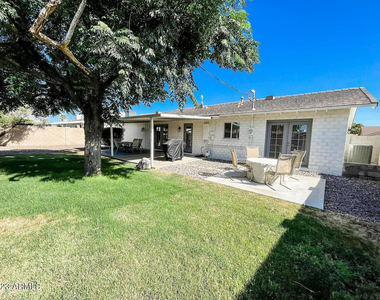 8325 E Heatherbrae Avenue - Photo Thumbnail 15