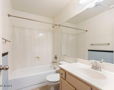 7705 W Tonto Drive - Photo Thumbnail 12