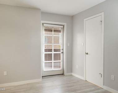 7494 E Earll Drive - Photo Thumbnail 8