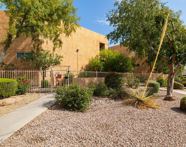 7494 E Earll Drive - Photo Thumbnail 28