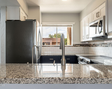 7494 E Earll Drive - Photo Thumbnail 4