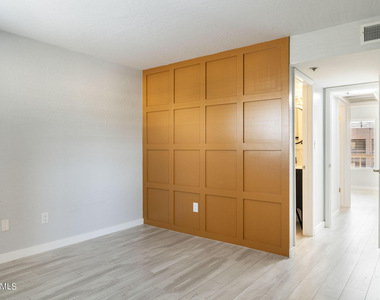 7494 E Earll Drive - Photo Thumbnail 12