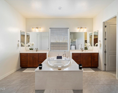 4689 N 183rd Avenue - Photo Thumbnail 13
