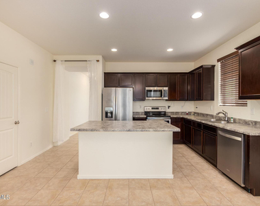 7503 S 12th Avenue - Photo Thumbnail 11