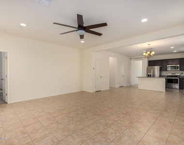7503 S 12th Avenue - Photo Thumbnail 8