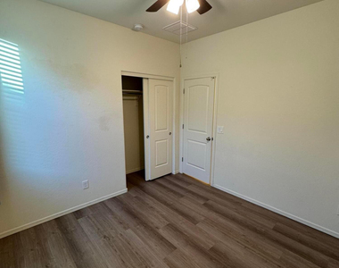 7503 S 12th Avenue - Photo Thumbnail 18