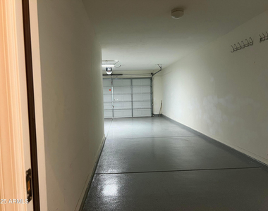 6734 W Blackstone Lane - Photo Thumbnail 34