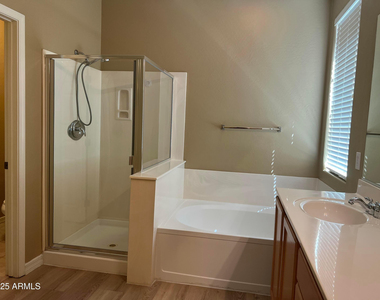 6734 W Blackstone Lane - Photo Thumbnail 21