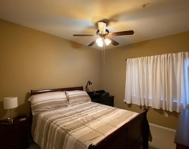 3830 E Lakewood Parkway E - Photo Thumbnail 8