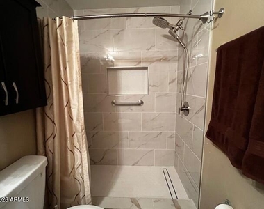 3830 E Lakewood Parkway E - Photo Thumbnail 7