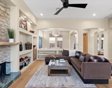 33667 N 78th Place - Photo Thumbnail 4