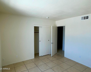 2417 W Campbell Avenue - Photo Thumbnail 6