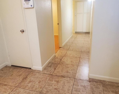 4776 W Via Cynthia - Photo Thumbnail 5