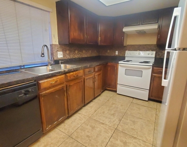 4776 W Via Cynthia - Photo Thumbnail 27