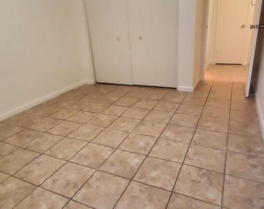 4776 W Via Cynthia - Photo Thumbnail 7