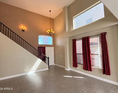 6425 W Desert Hollow Drive - Photo Thumbnail 6