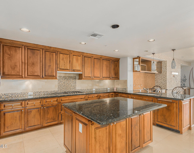 7175 E Camelback Road - Photo Thumbnail 3