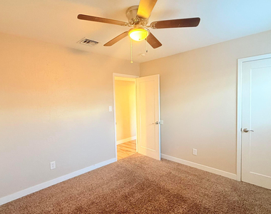 3919 N 85th Street - Photo Thumbnail 13