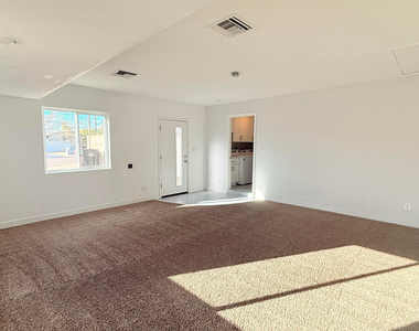 3919 N 85th Street - Photo Thumbnail 12