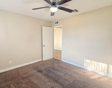 3919 N 85th Street - Photo Thumbnail 15
