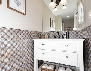 6249 N 78th Street - Photo Thumbnail 21