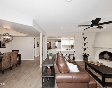 6249 N 78th Street - Photo Thumbnail 9