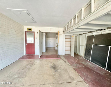 11013 N 110th Drive - Photo Thumbnail 3
